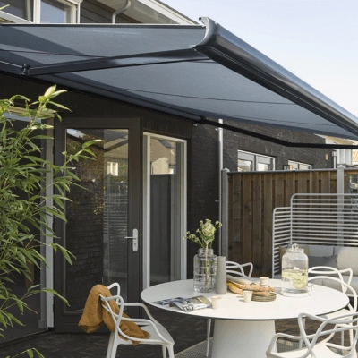 toldo moderno en deck exterior
