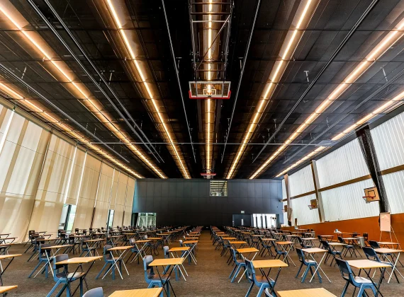 Educación 1 hunter_douglas-brighton-college-img1-v2.webp